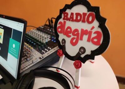 Radio Alegría: connecting children with their school