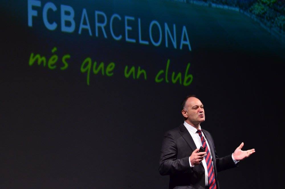 Director del centro de formación del FC Barcelona visitó Uruguay por los 15 años de Reaching U